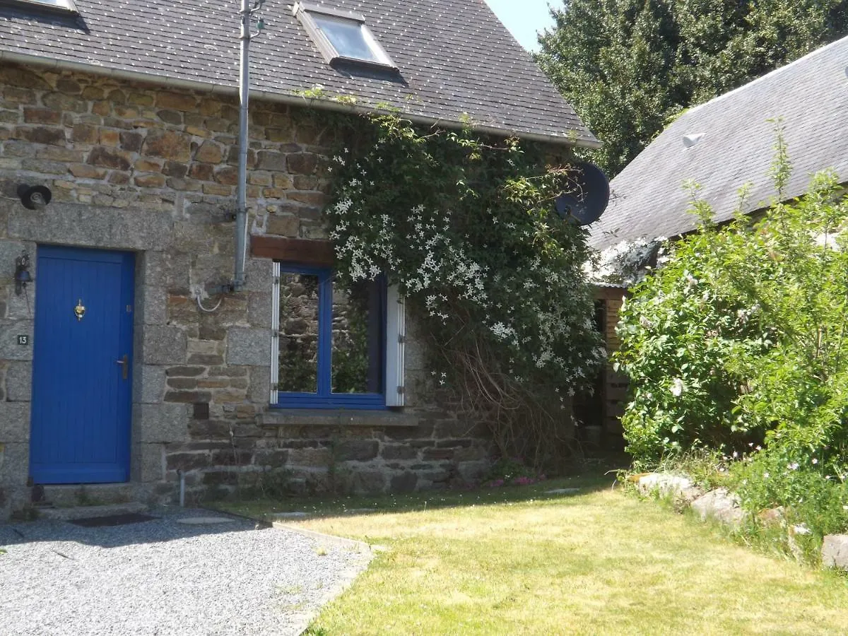 Holiday home Les Chouettes Villa Callac
